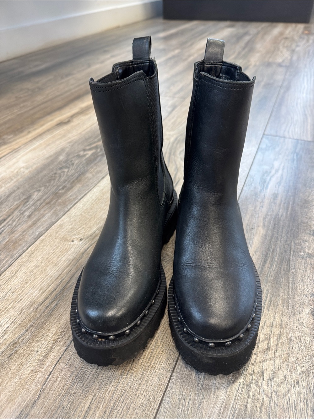 Platform Chelsea Ankle Boots in Black Like New
